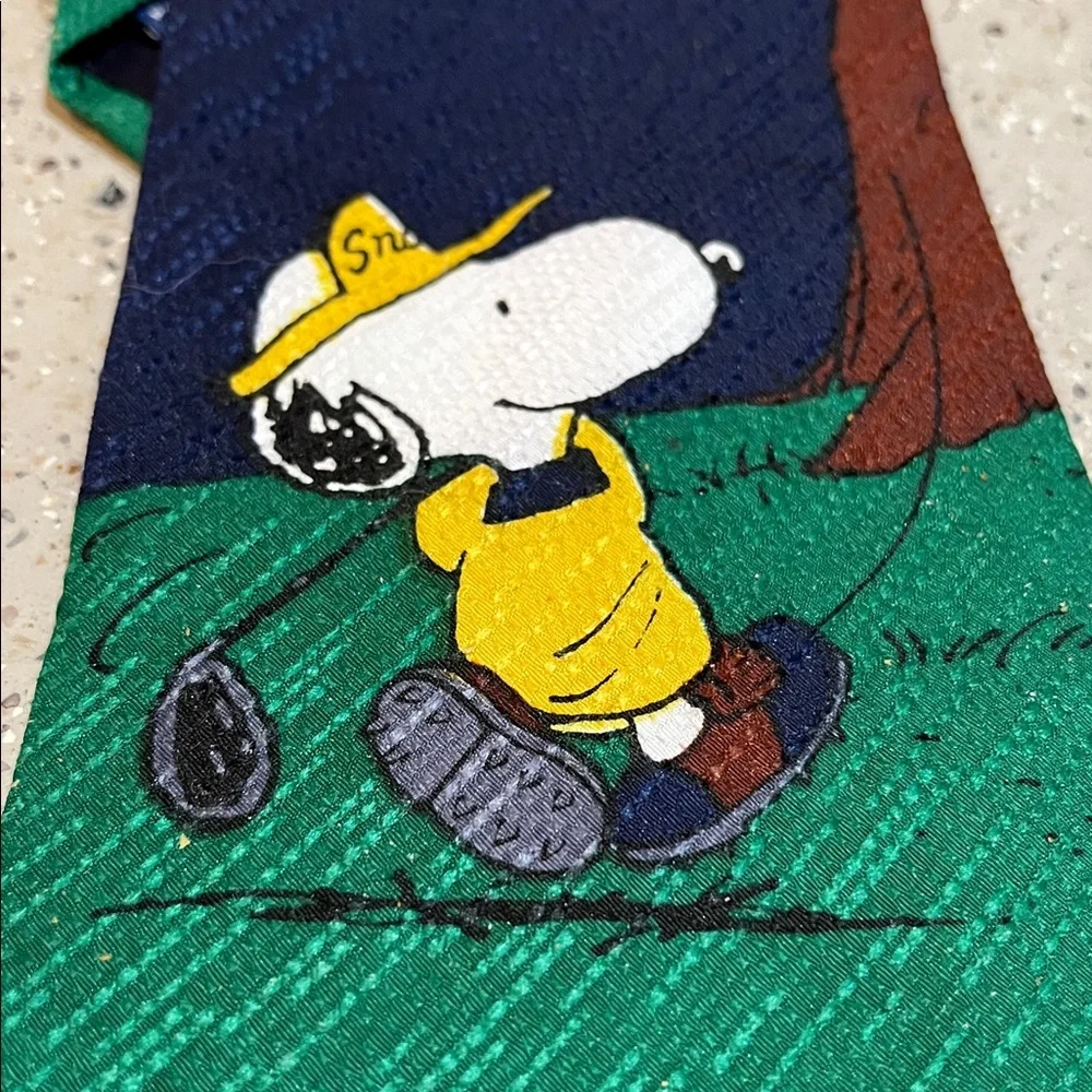 CHARLIE BROWN AND GANG VINTAGE SNOOPY AND WOODSTOCK PLAYING GOLF TIE BLUE GREEN